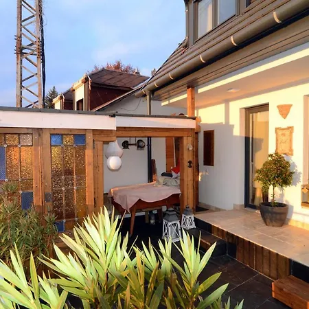 Filia Apartment *